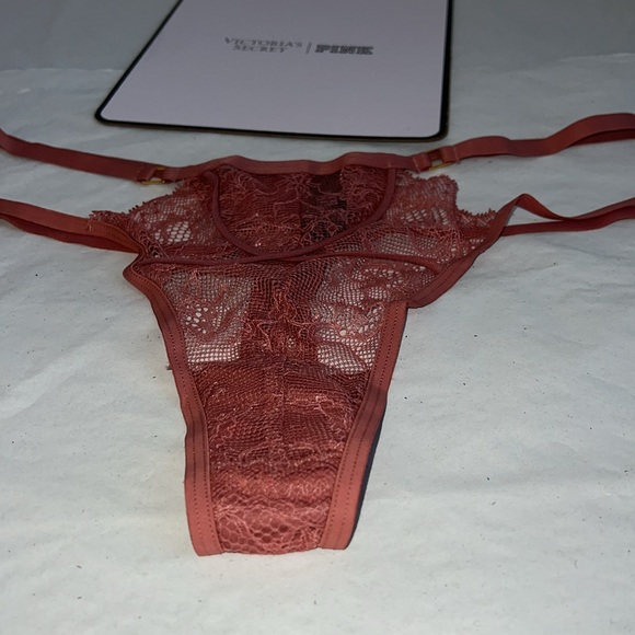 THONG Victoria's Secret Lace Panty XL - Picture 8 of 13